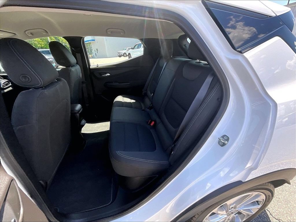 Used 2023 Chevrolet Bolt EUV LT w/ Comfort Package FWD image 15