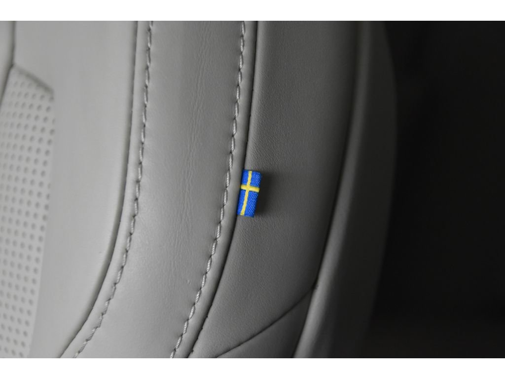 Certified 2025 Volvo S90 B6 Ultra image 39