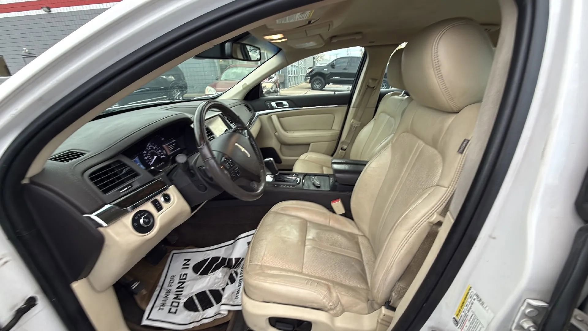 Used 2013 Lincoln MKS image 10