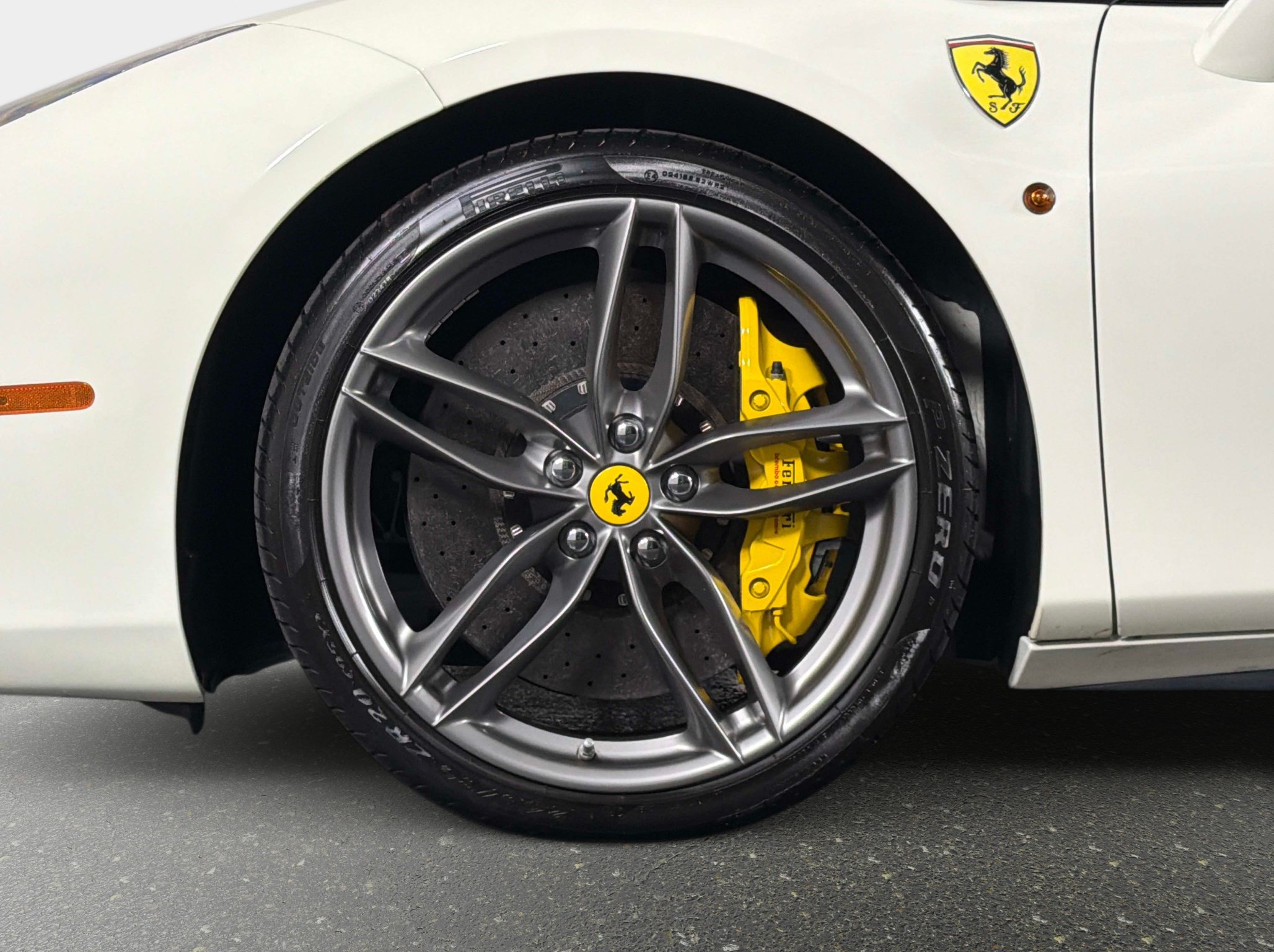 Used 2019 Ferrari 488 GTB RWD image 15