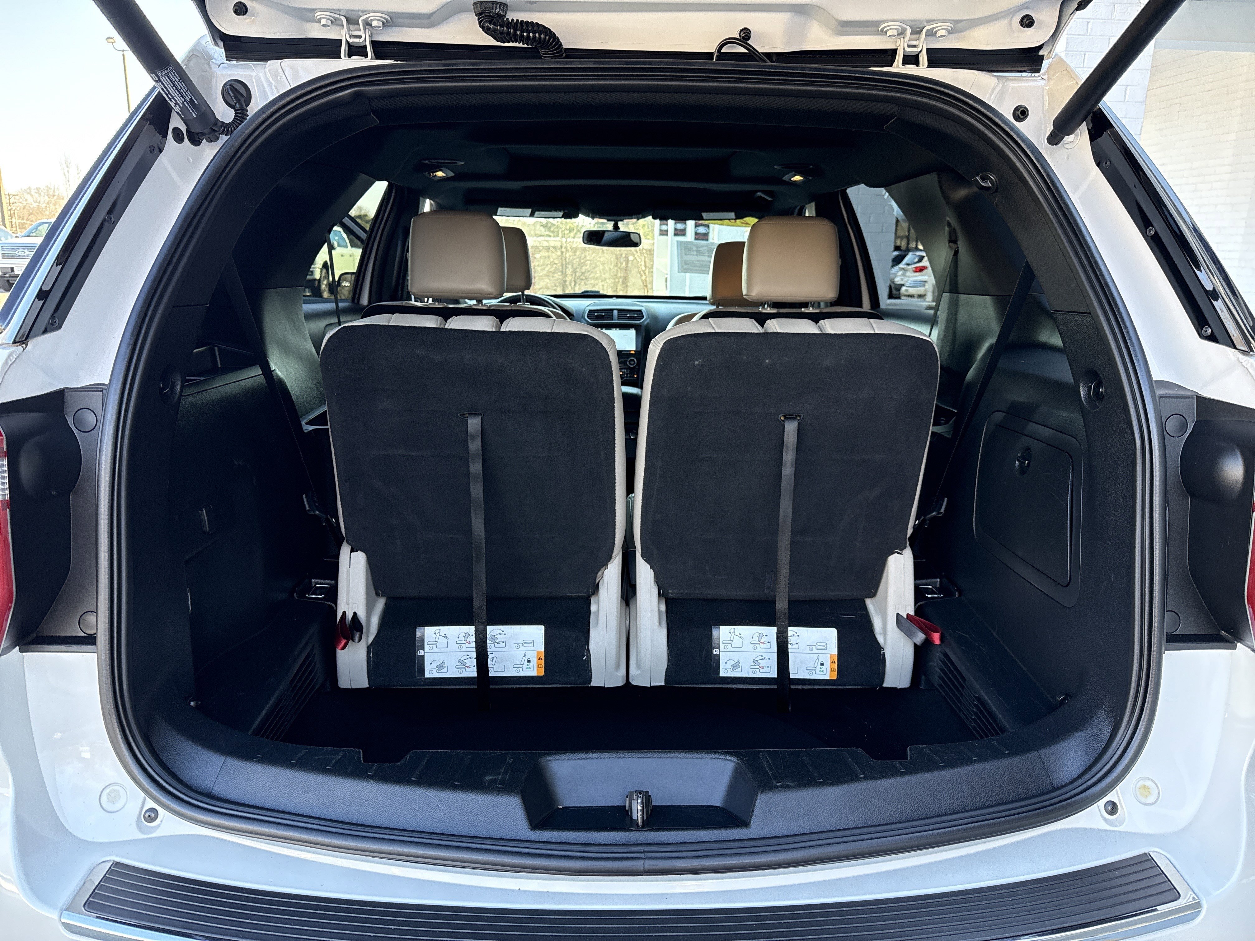 Used 2018 Ford Explorer XLT w/ Equipment Group 202A image 48