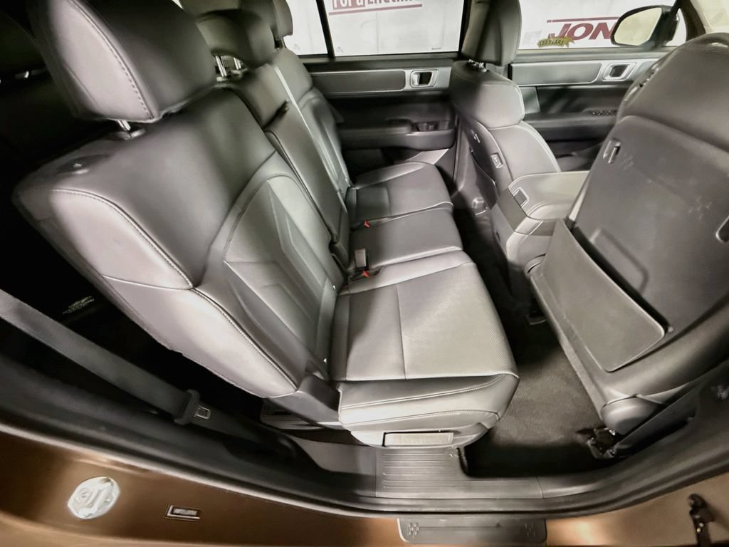 Certified 2025 Hyundai Santa Fe XRT AWD/4WD image 32