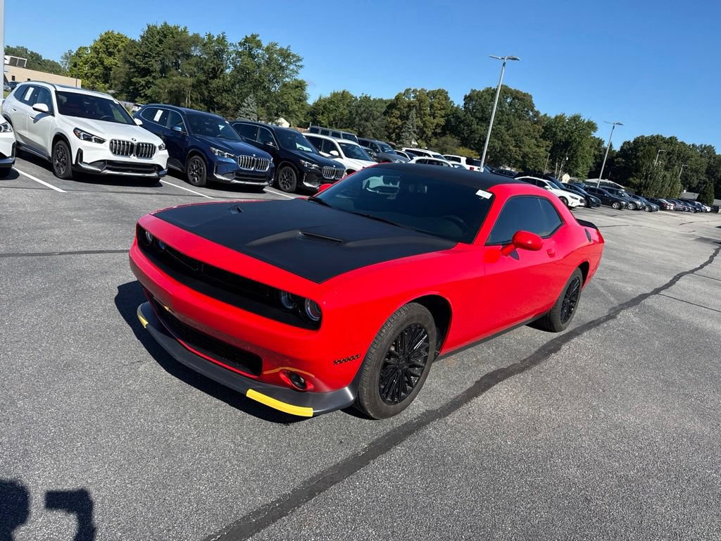 Used 2021 Dodge Challenger SXT RWD image 3