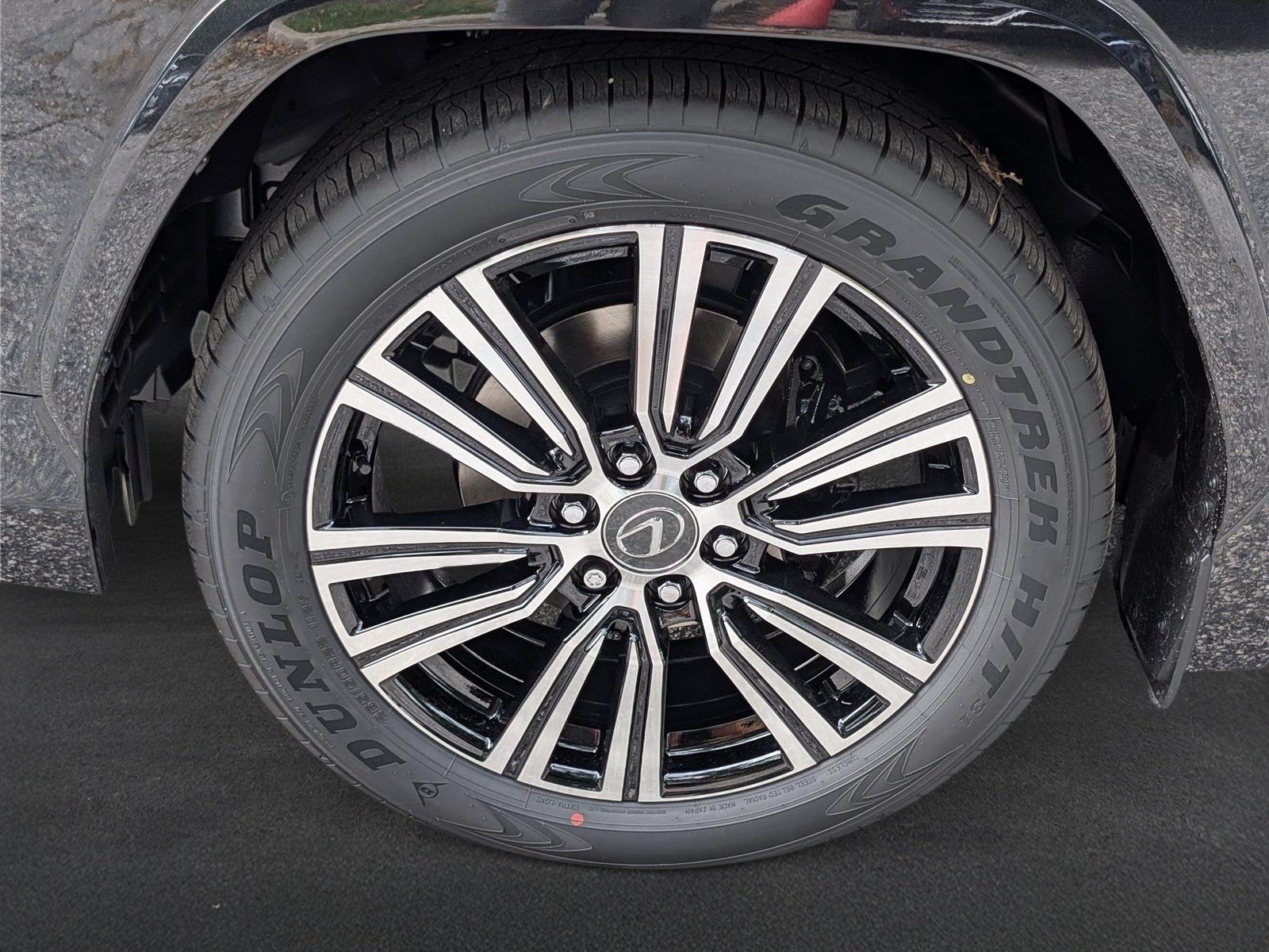 New 2026 Lexus LX 600 4WD w/ Accessory Package (2T) image 6