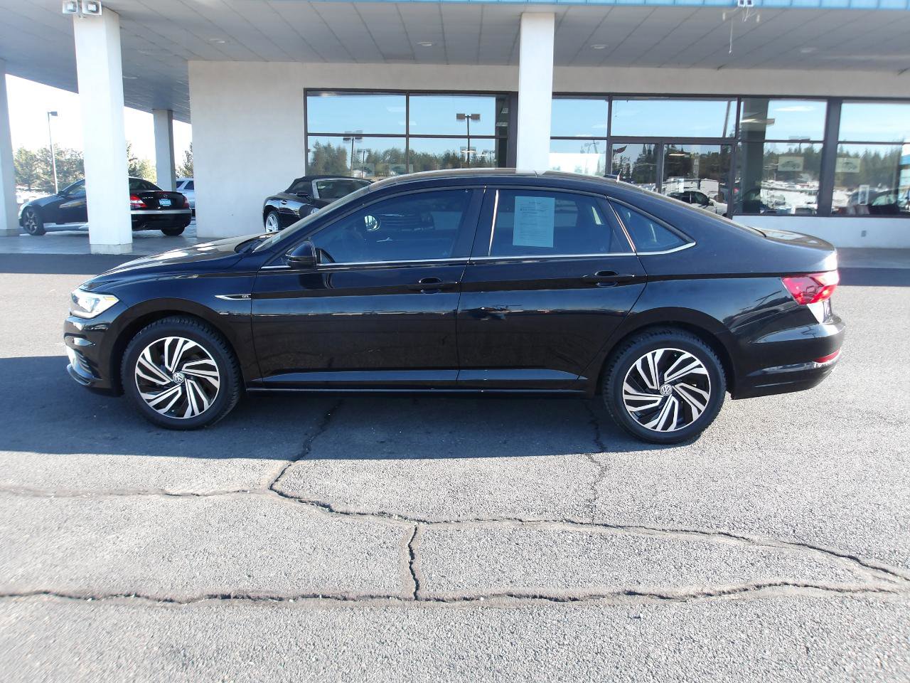 Used 2021 Volkswagen Jetta SEL FWD image 2