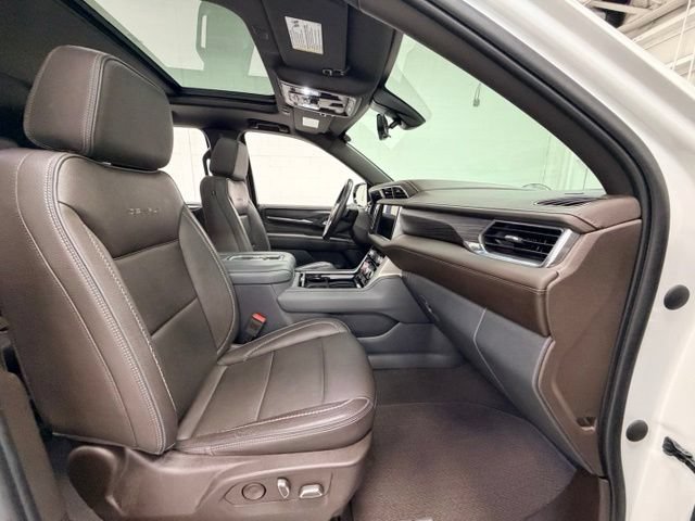 Certified 2022 GMC Yukon XL Denali w/ Denali Premium Package AWD/4WD image 31