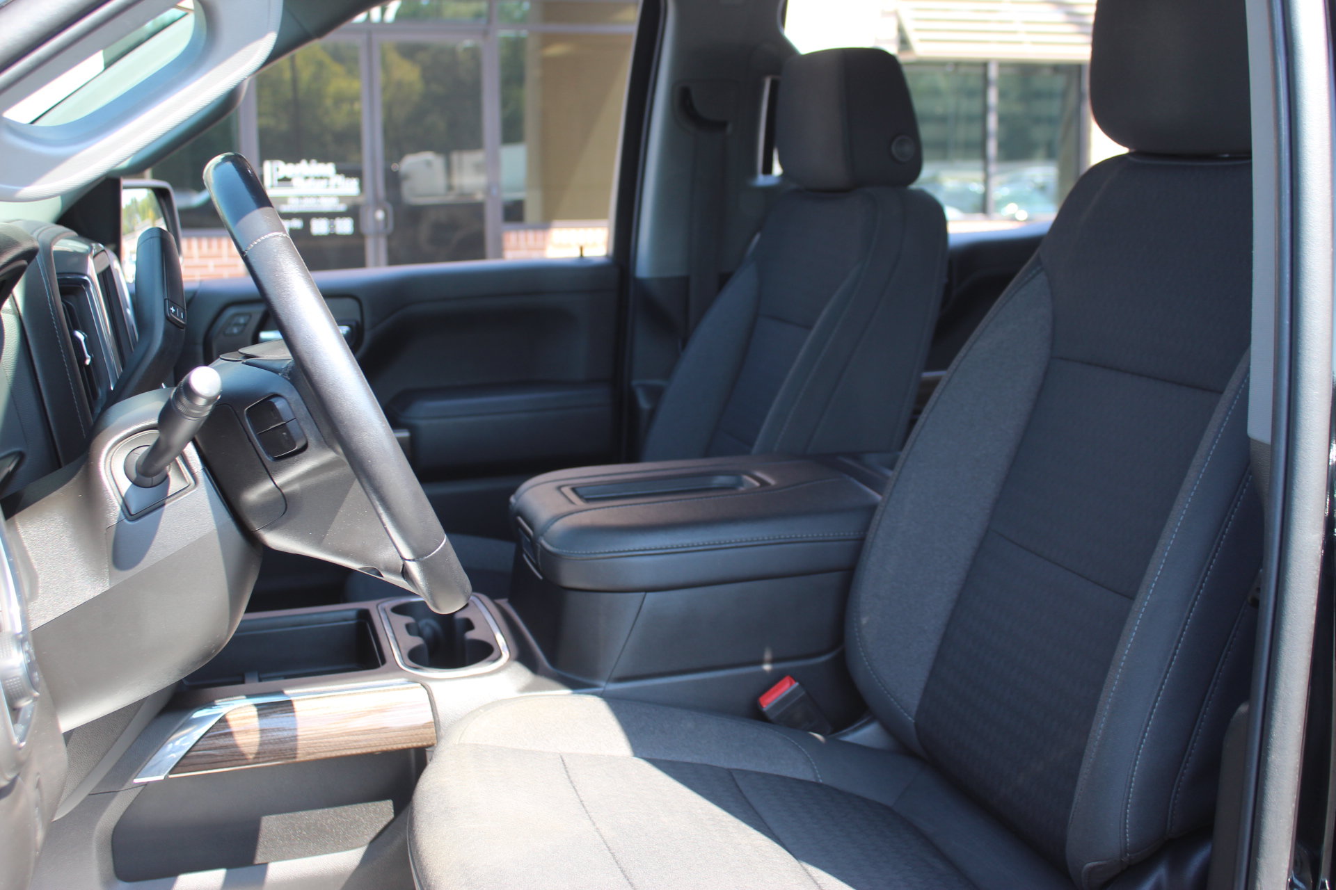 Used 2022 Chevrolet Silverado 1500 LT Trail Boss w/ Bed Protection Package AWD/4WD image 16