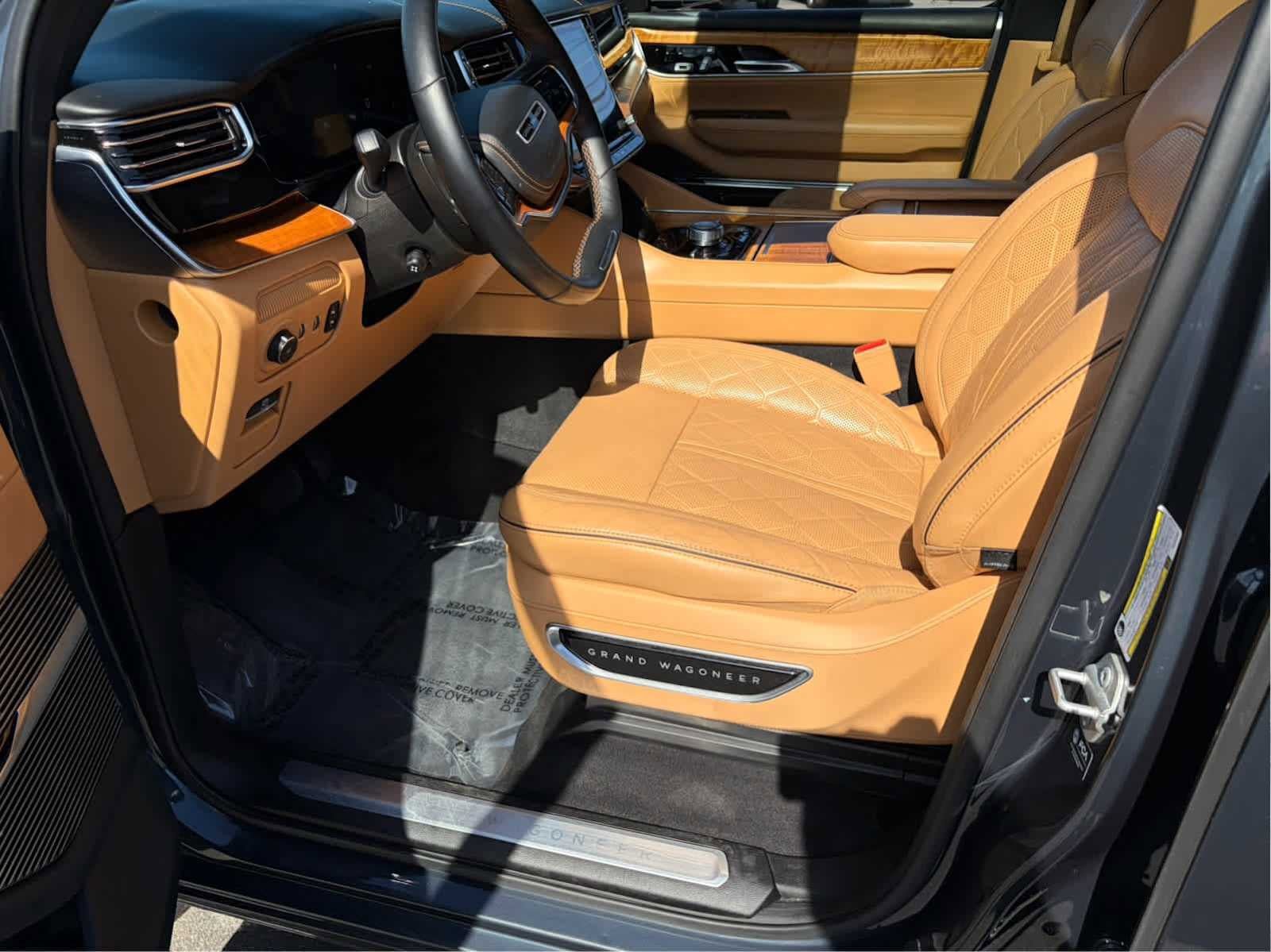 Used 2022 Jeep Grand Wagoneer Series III w/ Rear Seat Video Group 1 AWD/4WD image 9