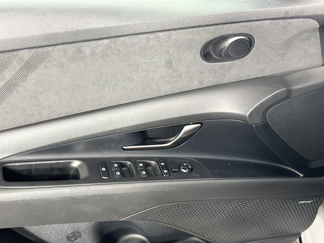 Used 2022 Hyundai Elantra N FWD image 27