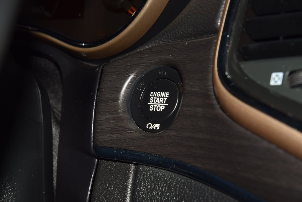 Used 2017 Jeep Grand Cherokee Limited image 35