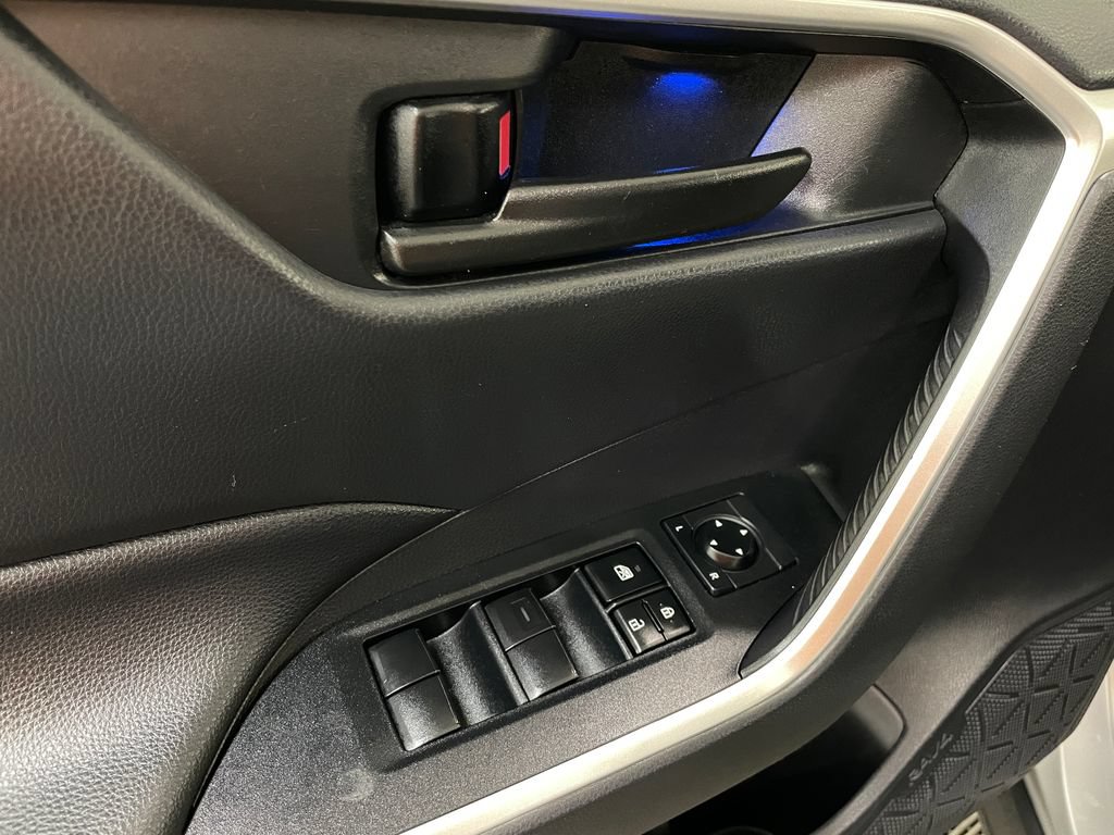 Used 2019 Toyota RAV4 LE w/ All Weather Liner Package AWD/4WD image 21