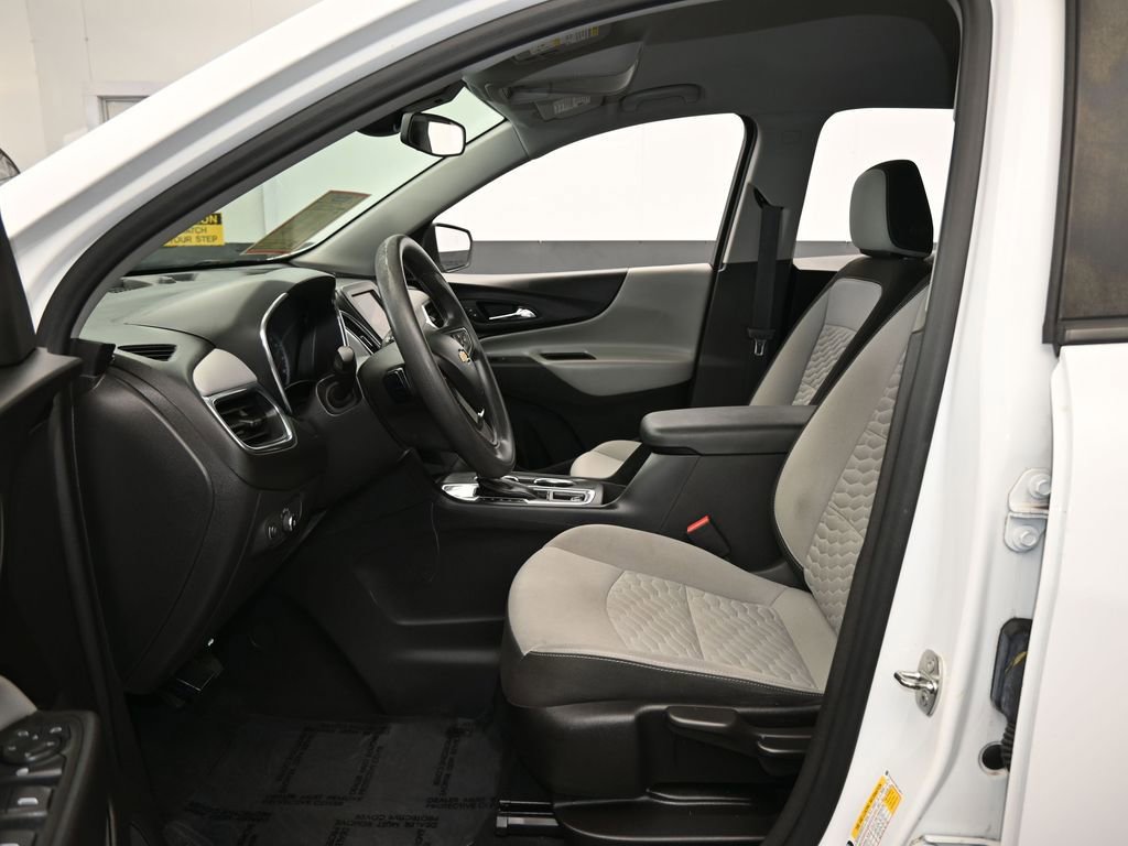 Used 2021 Chevrolet Equinox LS image 11