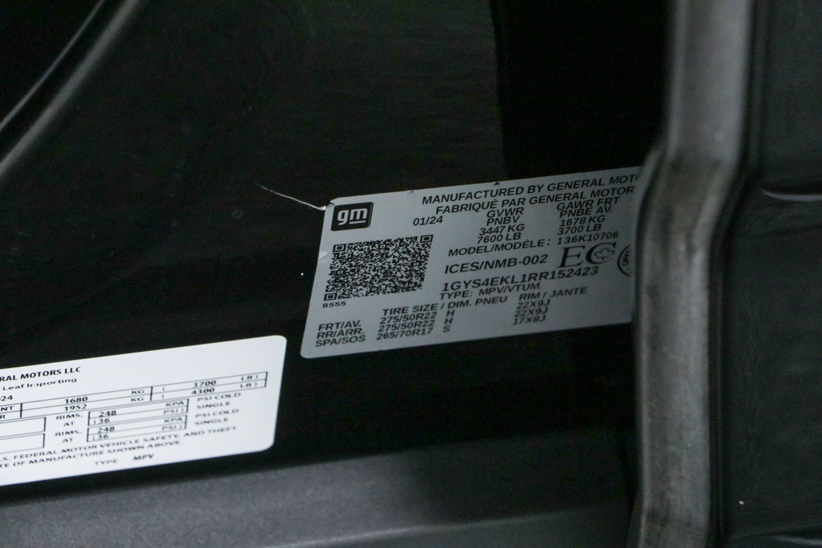 Used 2024 Cadillac Escalade Sport w/ LPO, ONYX Package AWD/4WD image 40