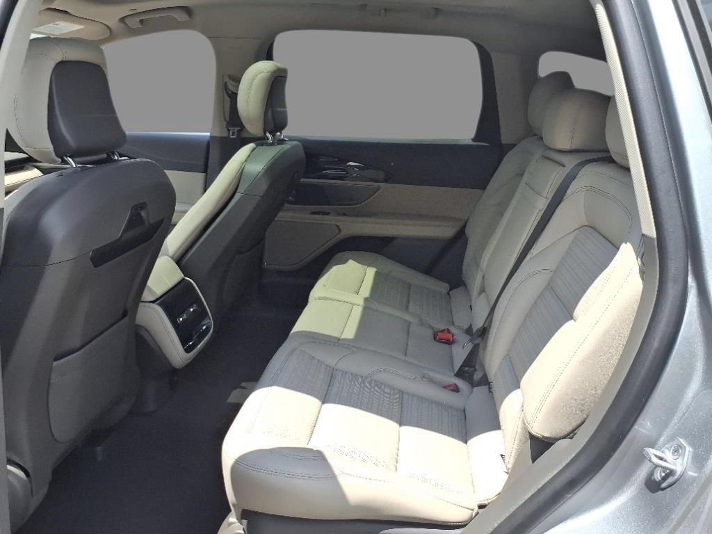 New 2025 Lincoln Nautilus Reserve w/ Jet Appearance Package AWD/4WD image 7