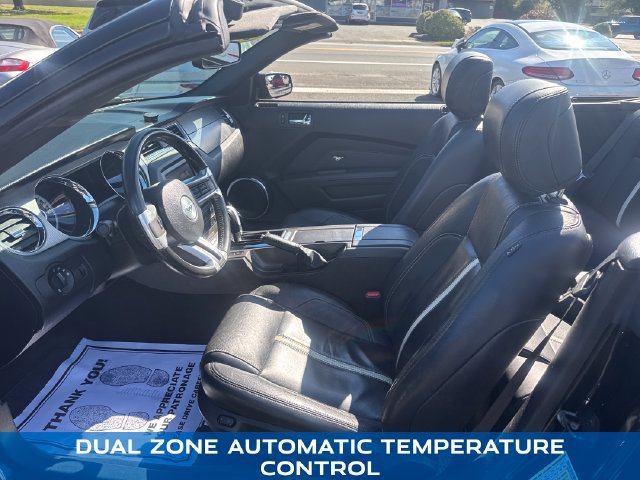 Used 2013 Ford Mustang GT Premium w/ Electronics Pkg RWD image 10