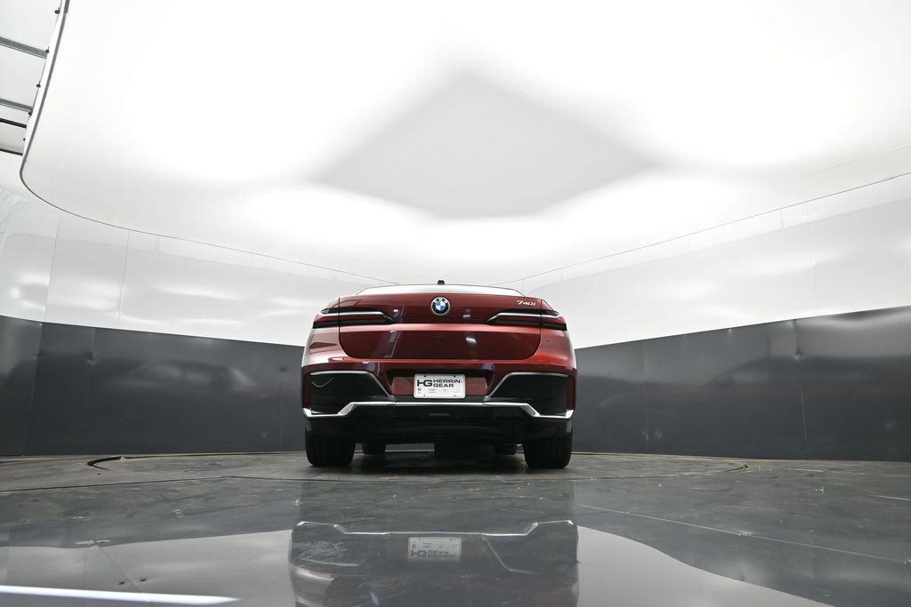 Certified 2025 BMW 740i image 41