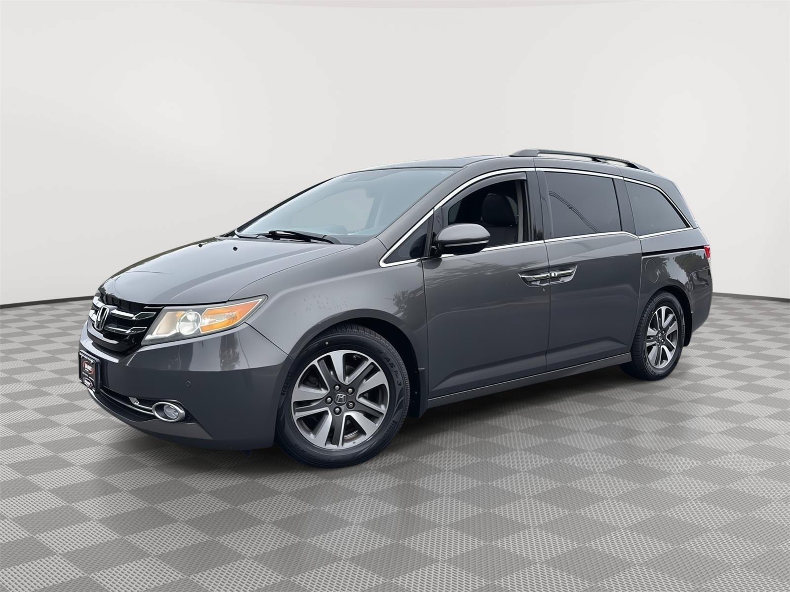 Used 2015 Honda Odyssey Touring Elite image 1