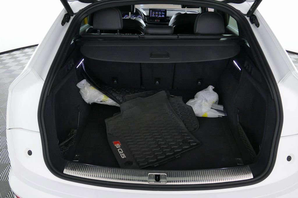 Used 2023 Audi SQ5 Premium w/ Convenience Package image 32