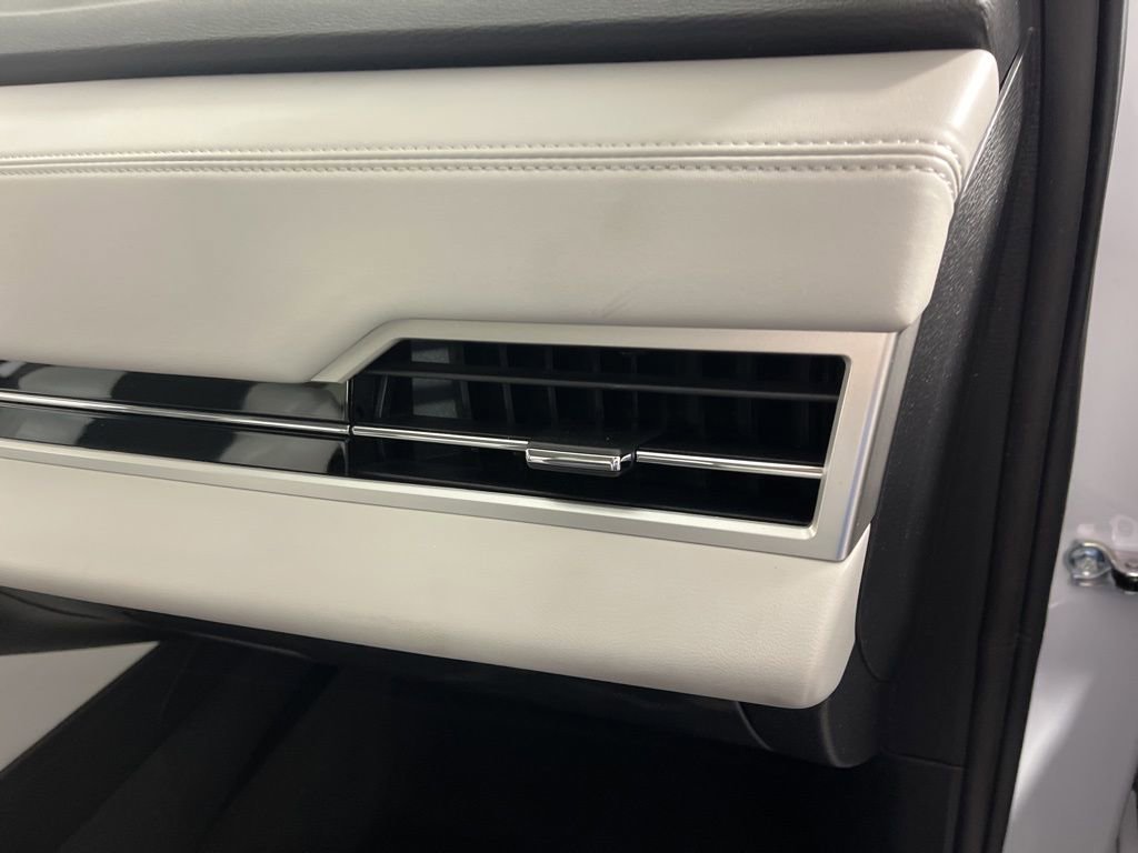 Used 2025 Mitsubishi Outlander SE image 20