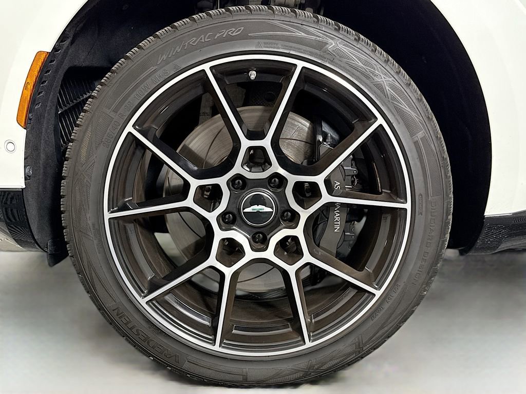 Used 2021 Aston Martin DBX image 31