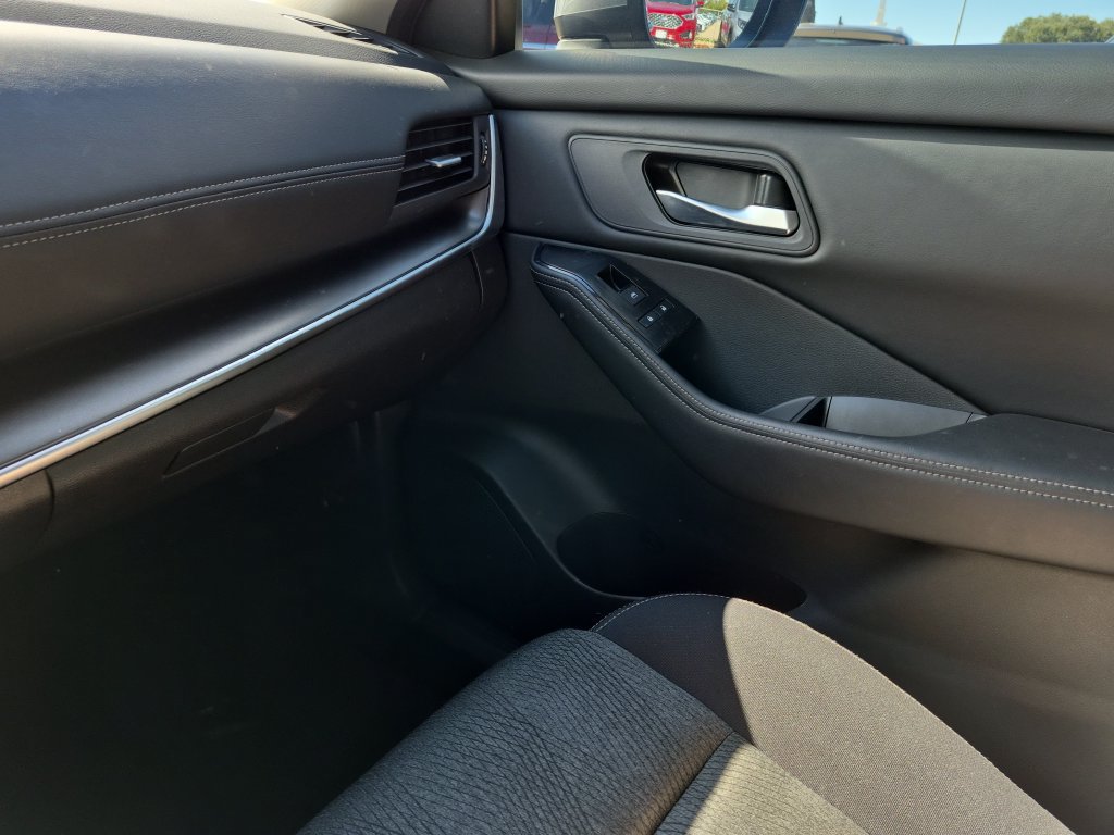 Certified 2026 Nissan Rogue SV FWD image 21
