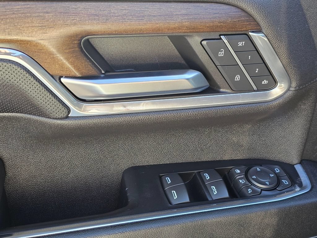 Used 2024 Chevrolet Silverado 2500 High Country w/ High Country Premium Package AWD/4WD image 23