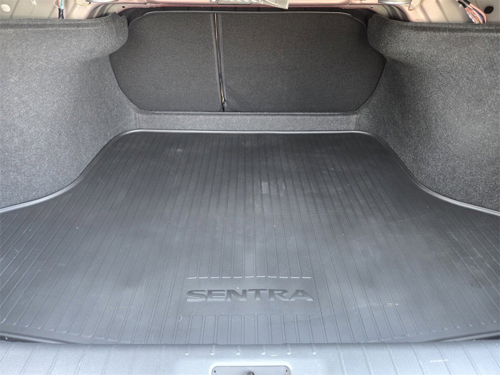 Used 2024 Nissan Sentra SV w/ SV Premium Package image 30