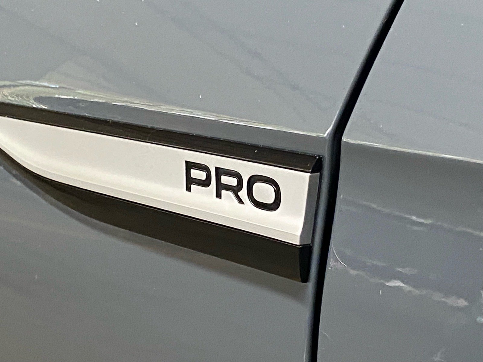 Used 2023 Volkswagen ID.4 Pro RWD image 4