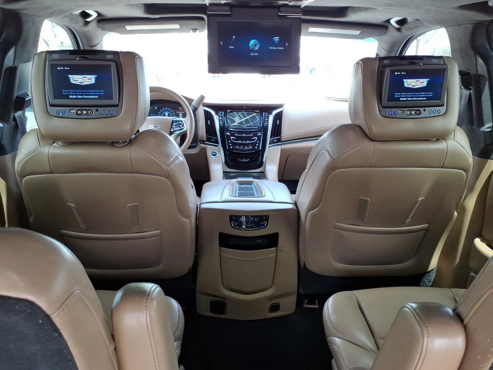 Used 2018 Cadillac Escalade Platinum image 17