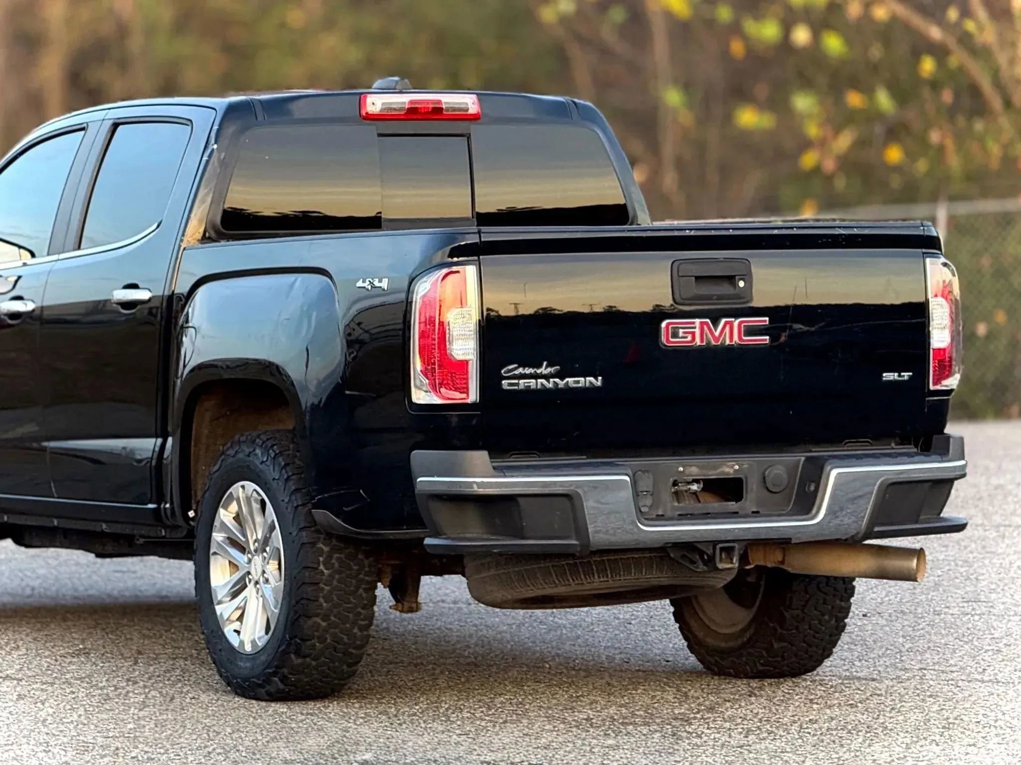 Used 2016 GMC Canyon SLT w/ Driver Alert Package AWD/4WD image 16