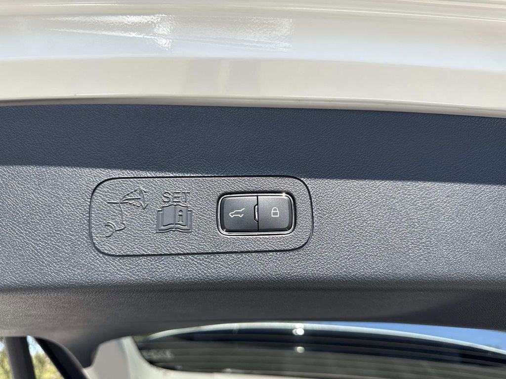 New 2026 Lincoln Aviator 2WD w/ Jet Appearance Package image 12