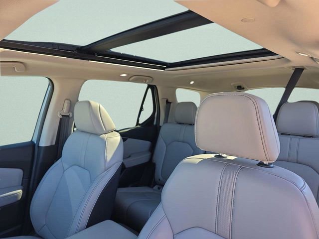 Used 2025 Honda Pilot Touring image 17