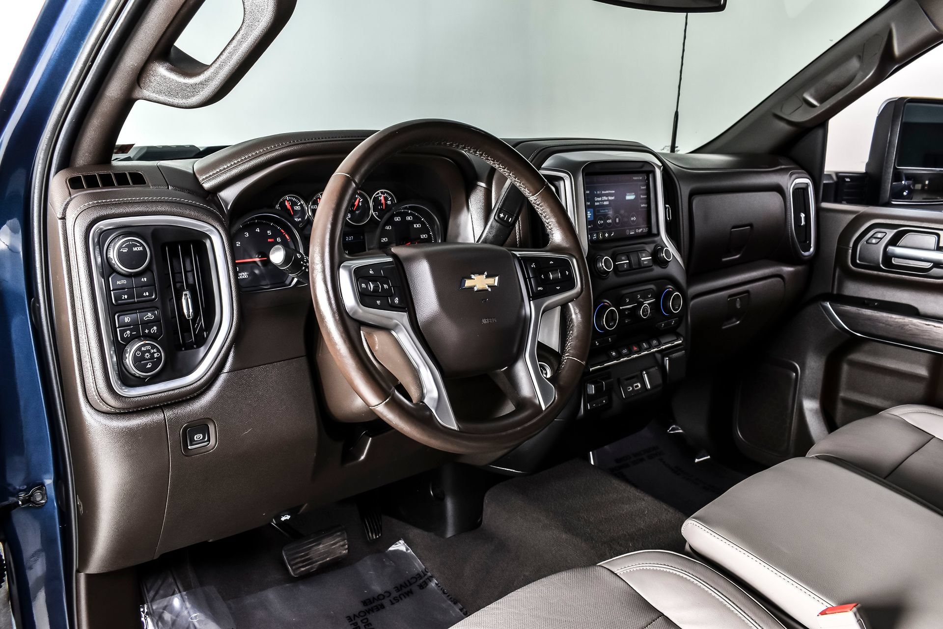 Used 2020 Chevrolet Silverado 2500 LTZ AWD/4WD image 14