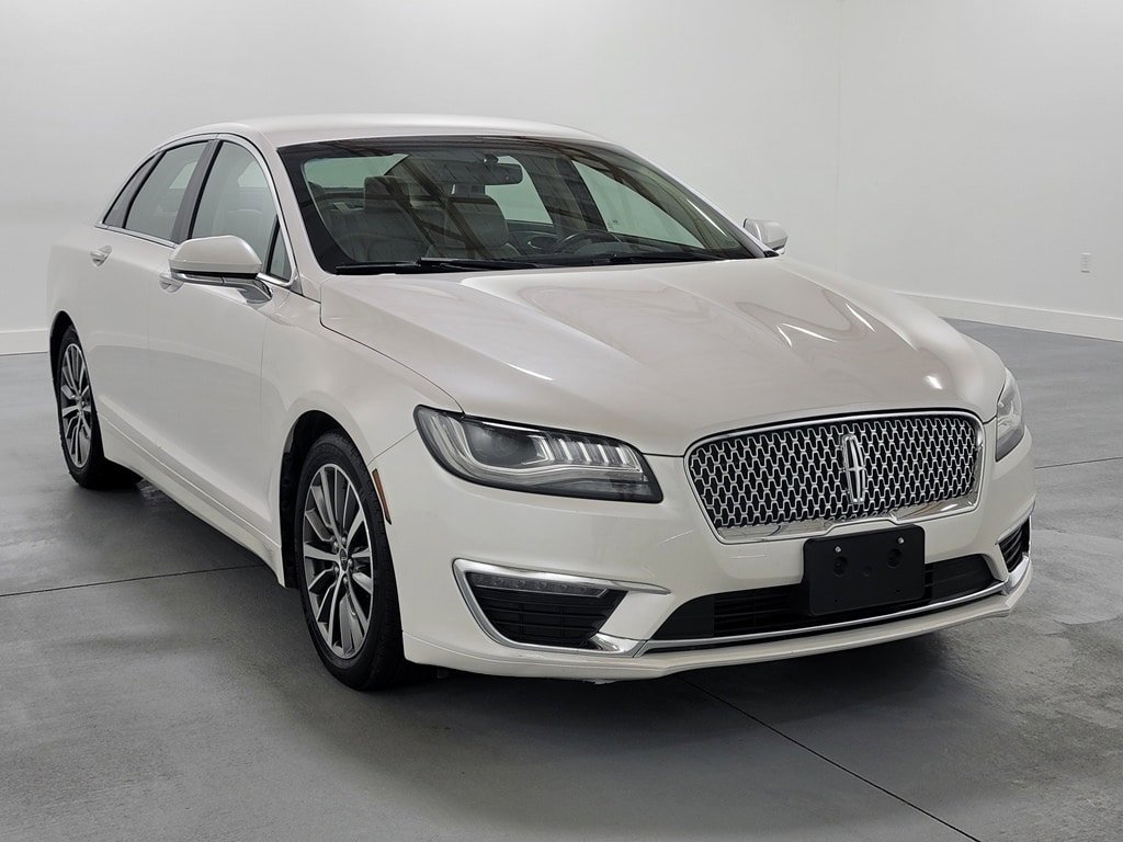 Used 2017 Lincoln MKZ Premiere FWD image 2
