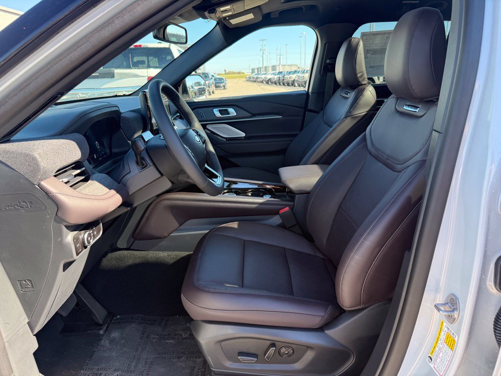 New 2026 Ford Explorer Platinum RWD image 5