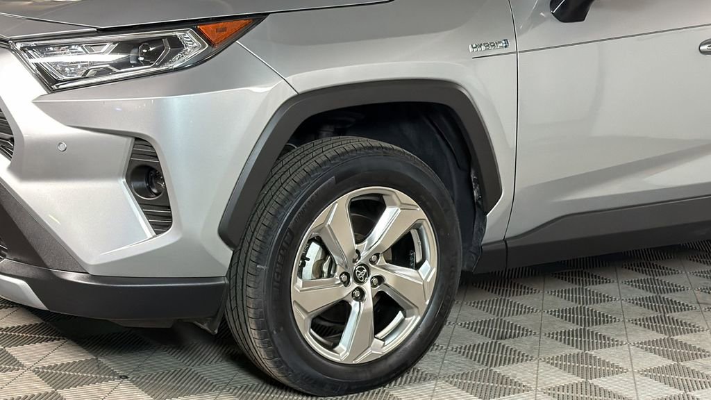 Used 2020 Toyota RAV4 Limited image 4