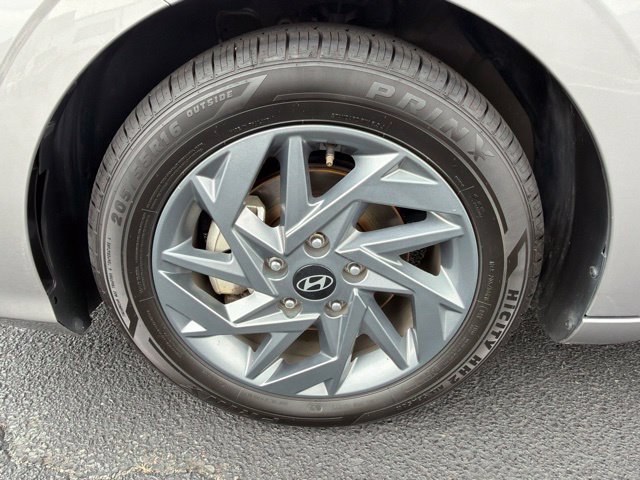 Used 2024 Hyundai Elantra SEL FWD image 28