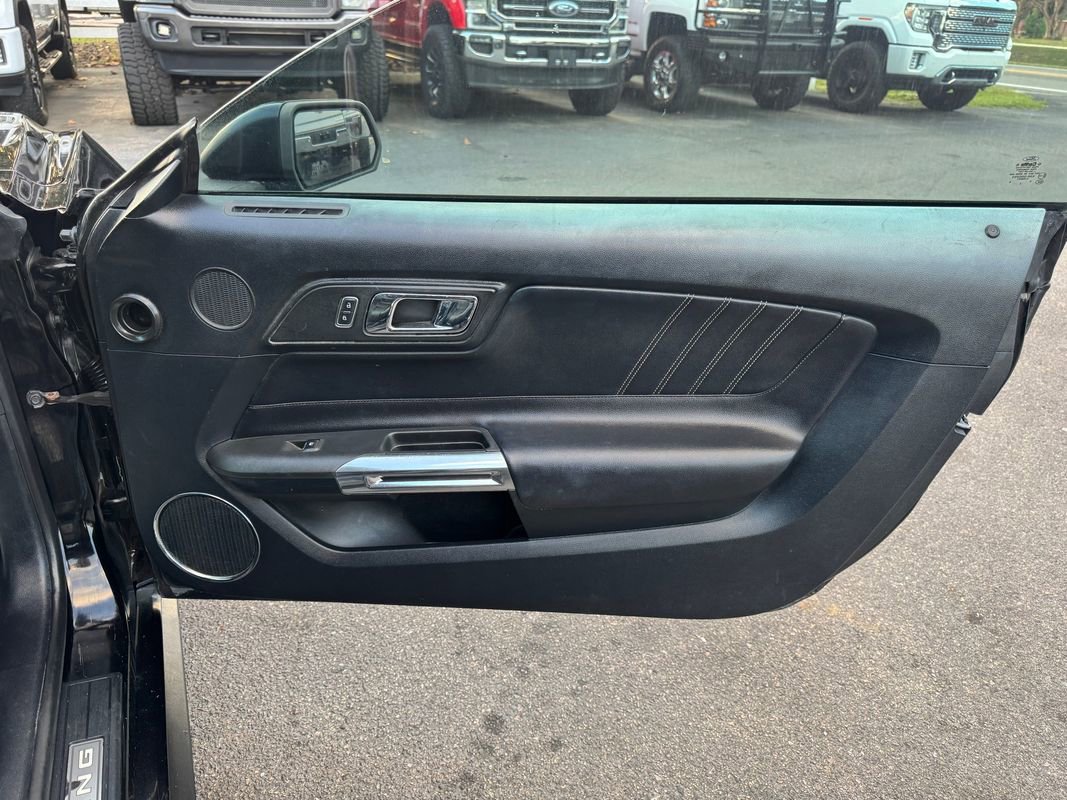 Used 2016 Ford Mustang GT Premium image 11