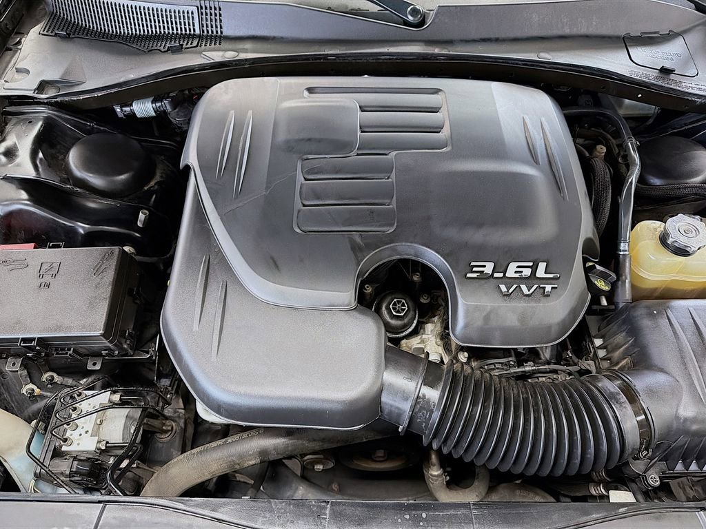 Used 2016 Chrysler 300 S image 31