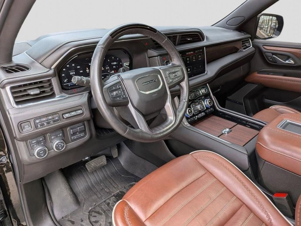 Used 2023 GMC Yukon XL Denali Ultimate image 16