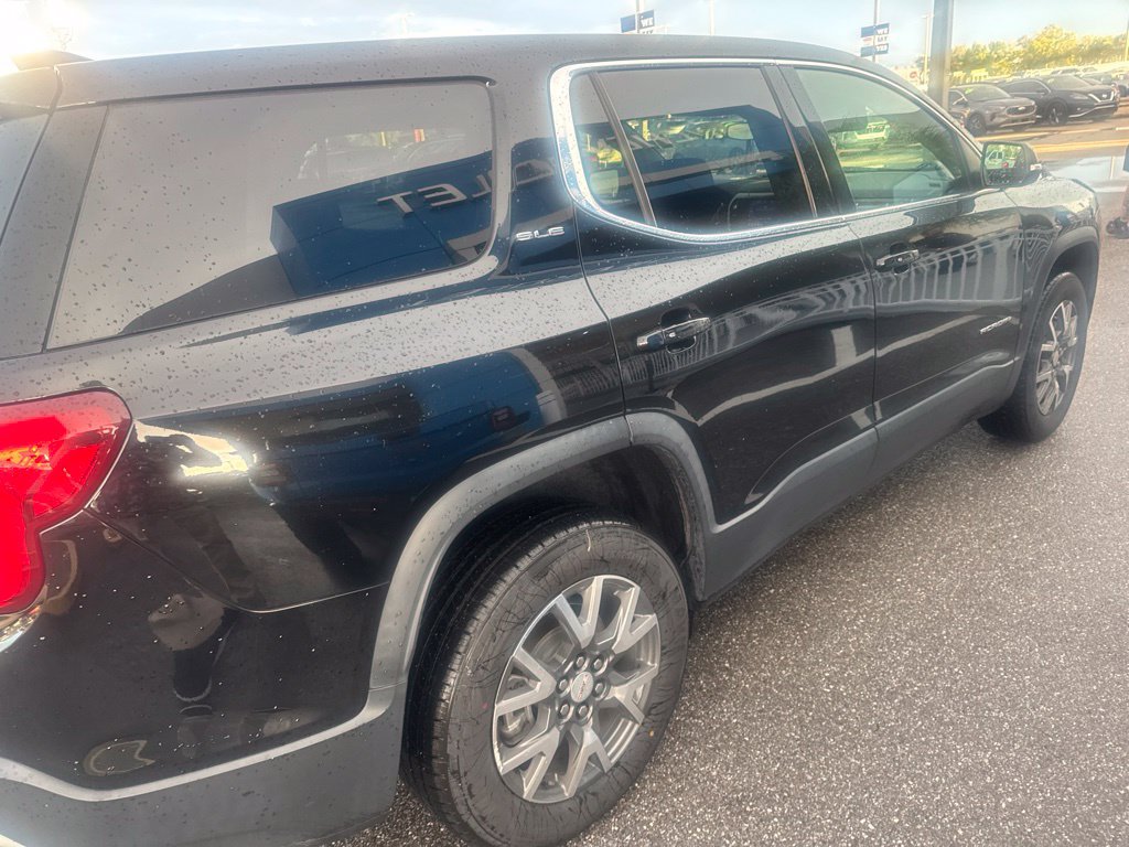 Used 2023 GMC Acadia SLE FWD image 5