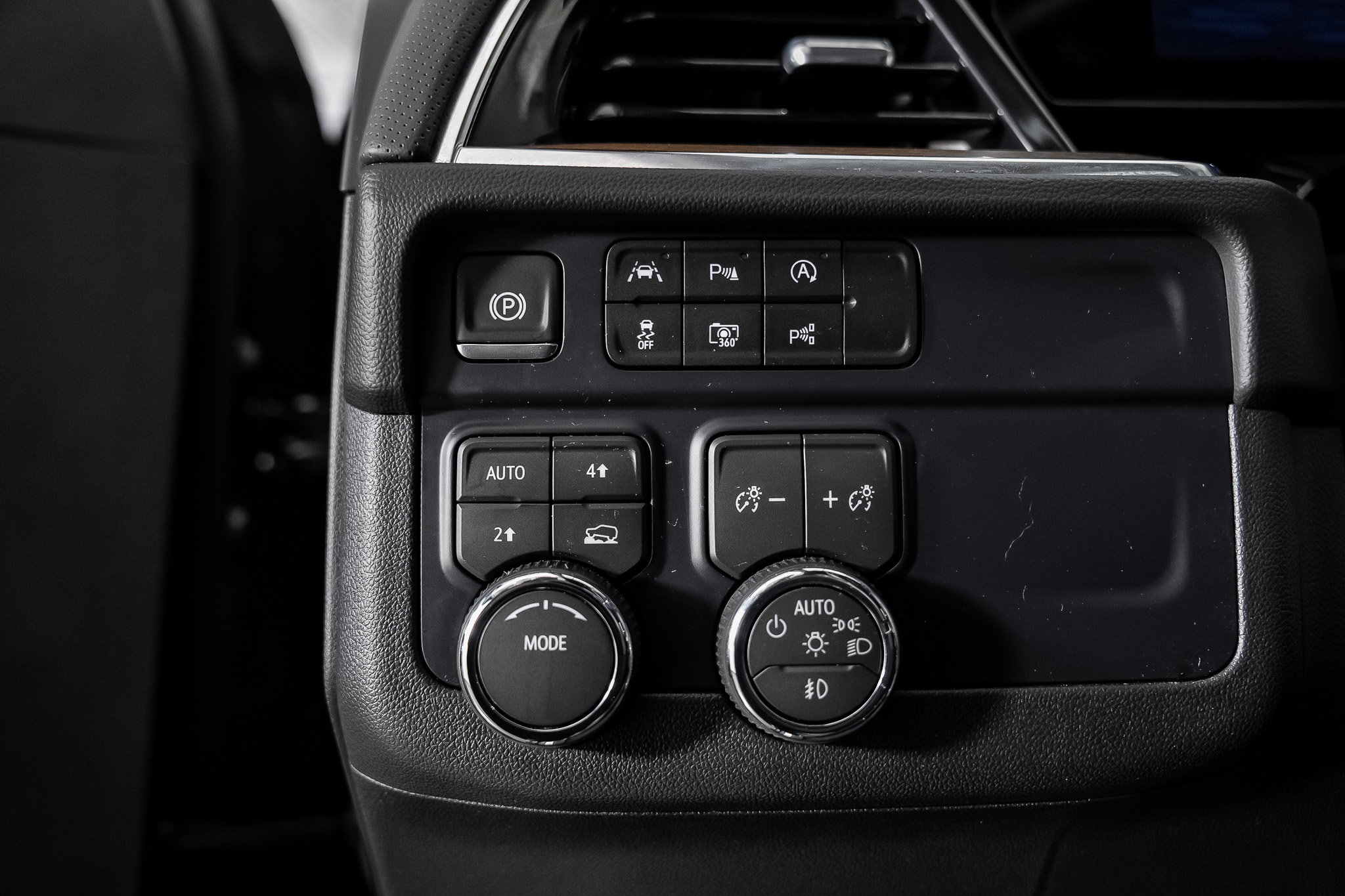 Used 2026 Chevrolet Suburban High Country AWD/4WD image 69