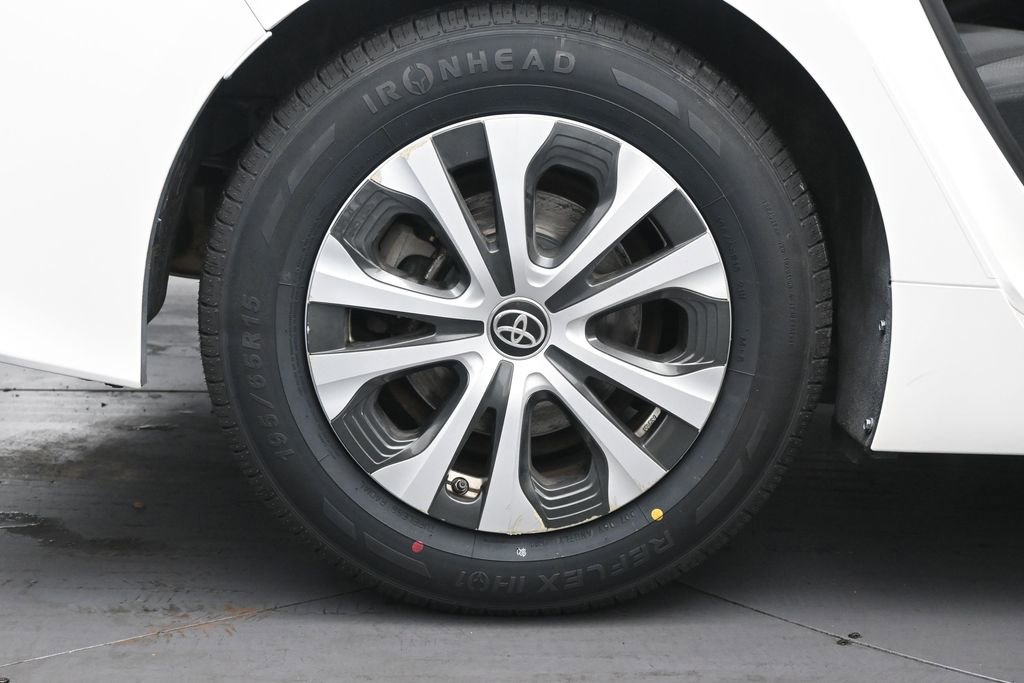 Used 2020 Toyota Prius Prime LE w/ Carpet Mat Package image 26