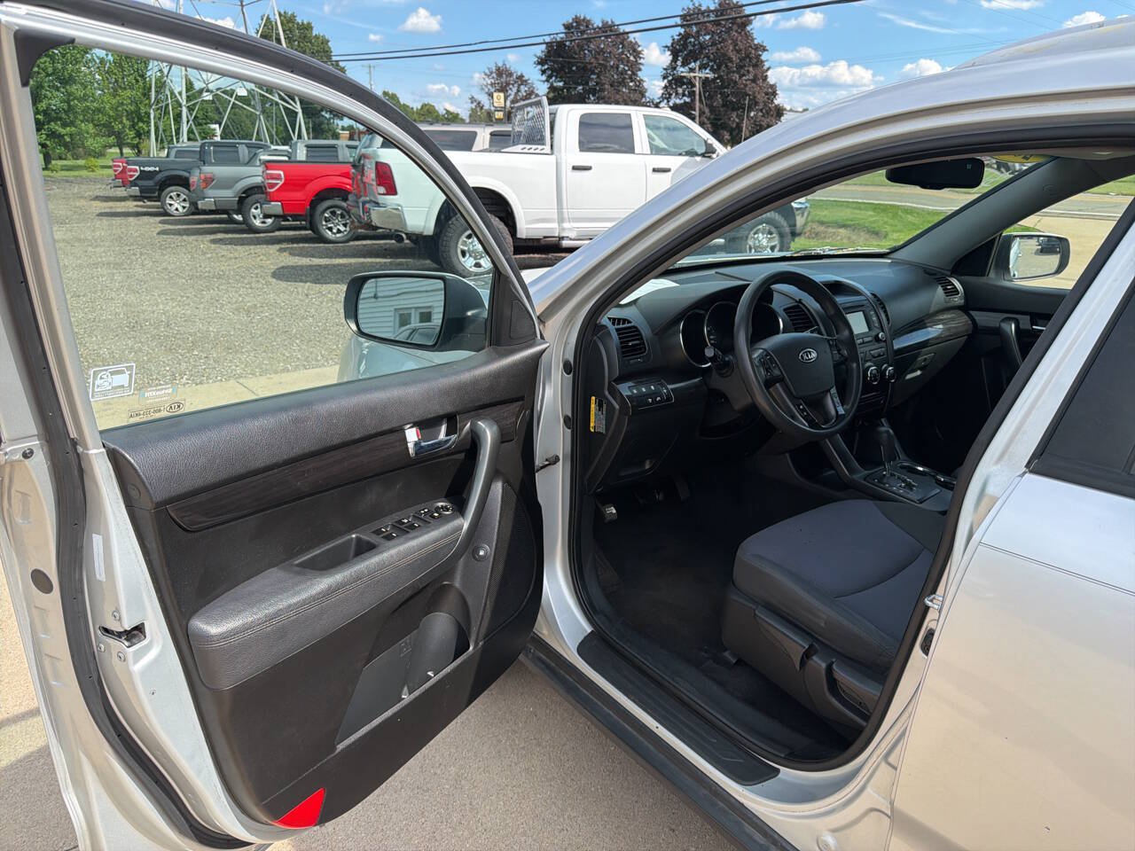Used 2013 Kia Sorento LX w/ Convenience Pkg FWD image 11