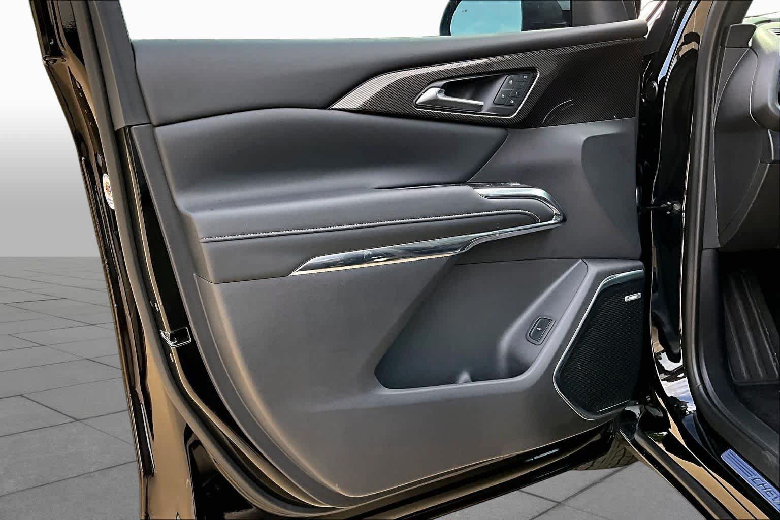 Used 2025 Chevrolet Traverse High Country w/ LPO, Floor Liner Package FWD image 22