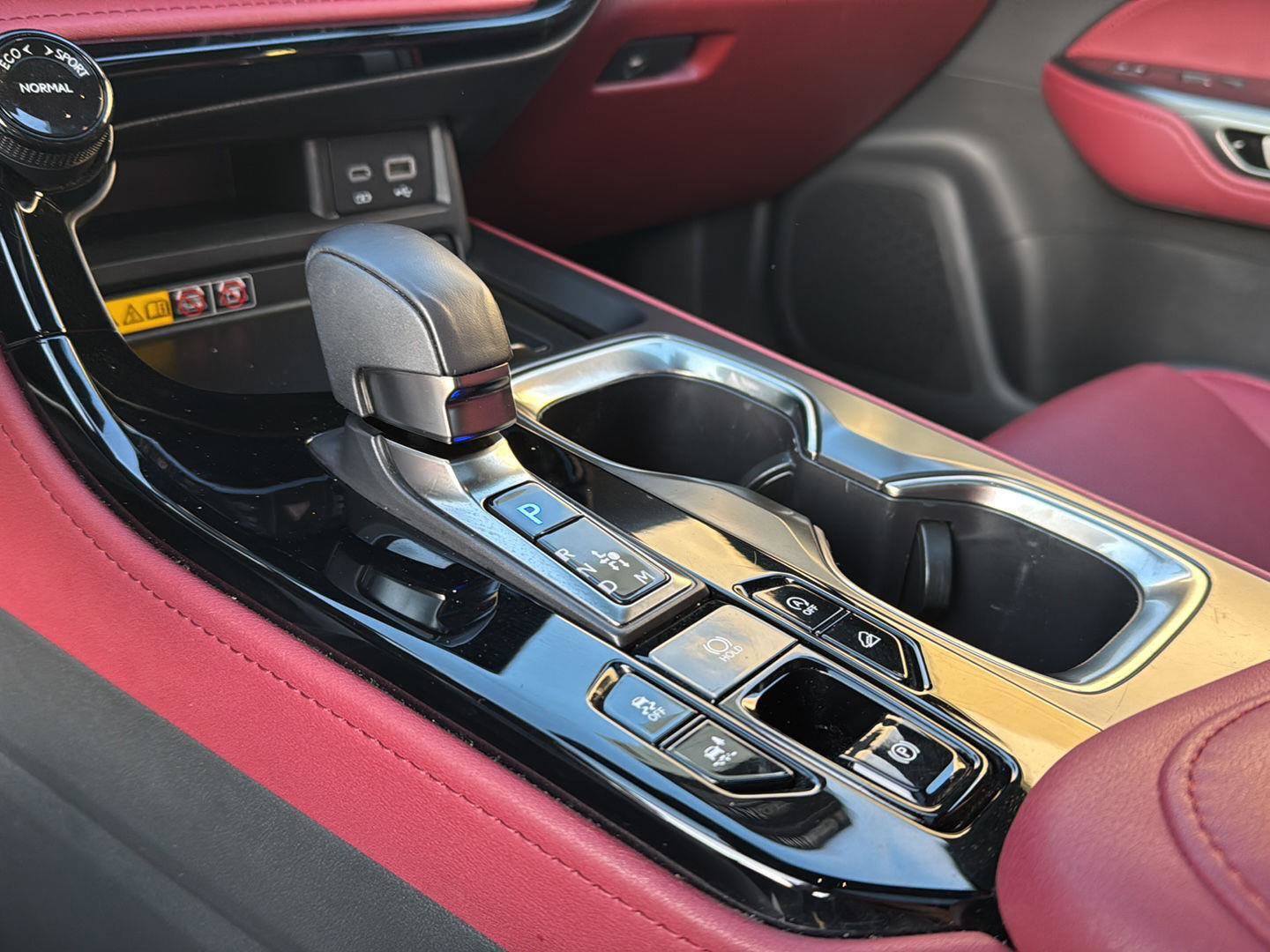 Certified 2025 Lexus NX 350 AWD w/ Premium Package image 24