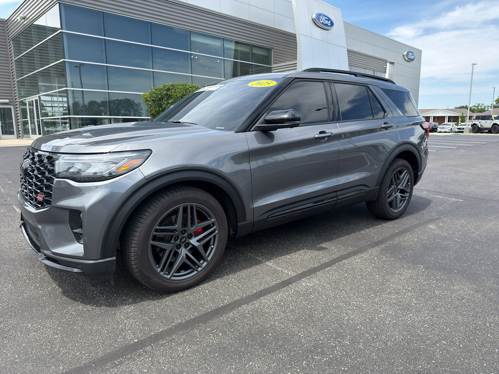 Used 2025 Ford Explorer ST w/ Sun And Sound Package AWD/4WD image 2