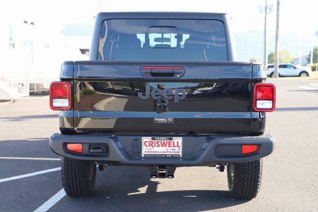 Used 2023 Jeep Gladiator Sport image 5