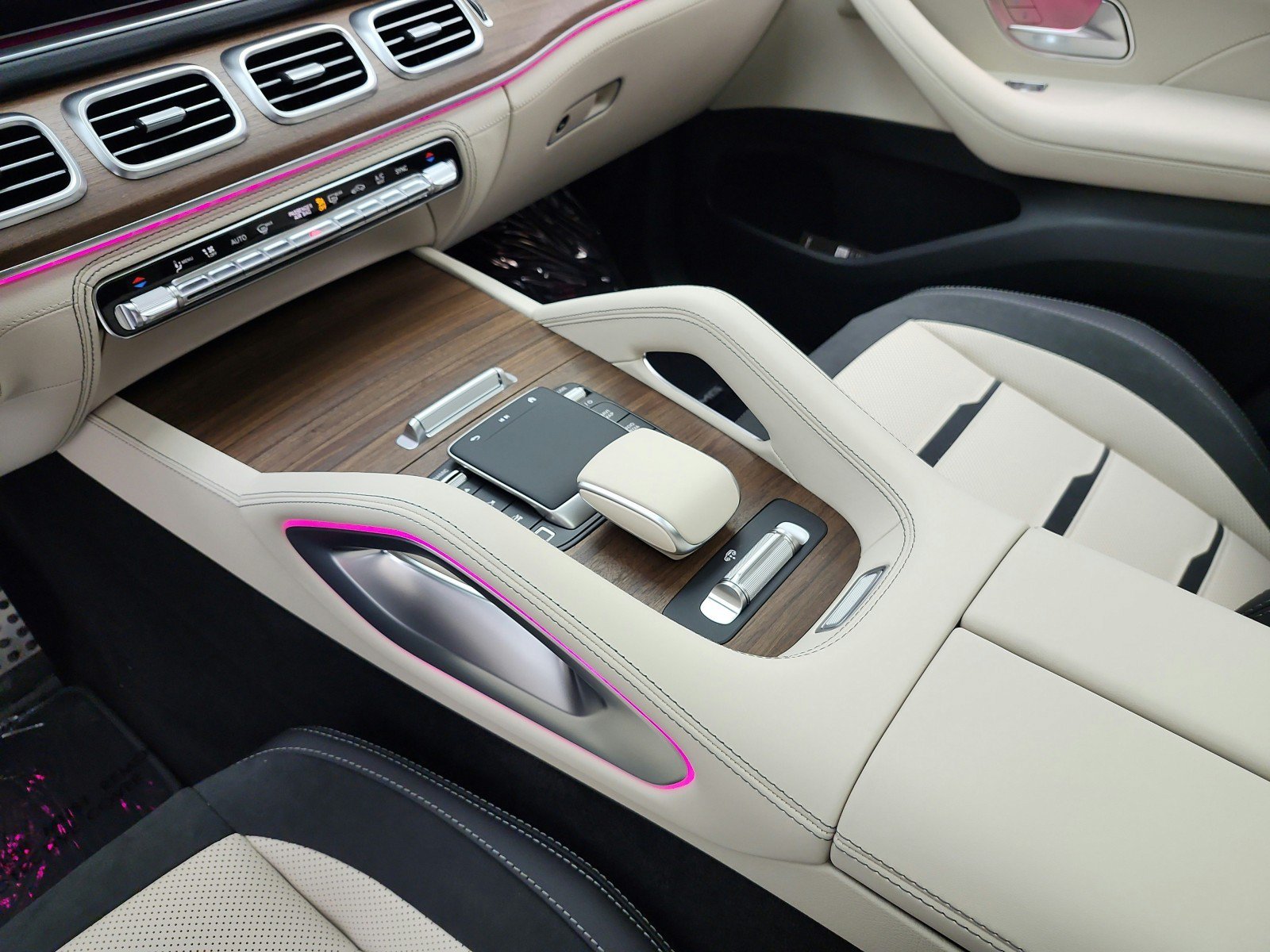New 2026 Mercedes-Benz GLE 53 AMG 4MATIC Coupe image 10