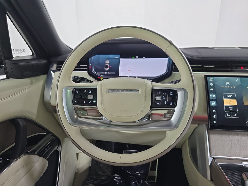 Used 2025 Land Rover Range Rover SE AWD/4WD image 14